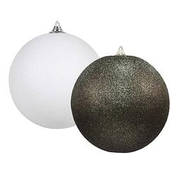 Foto van Kerstversieringen set van 2x extra grote kunststof kerstballen zwart en wit 25 cm glitter - kerstbal