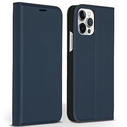 Foto van Accezz premium leather slim book case voor apple iphone 12 (pro) telefoonhoesje blauw