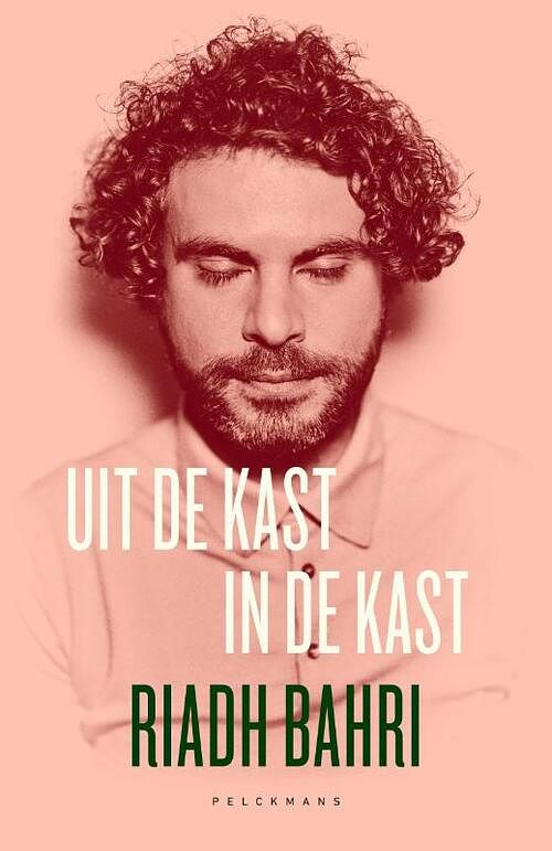 Foto van Uit de kast. in de kast - riadh bahri - paperback (9789464016901)