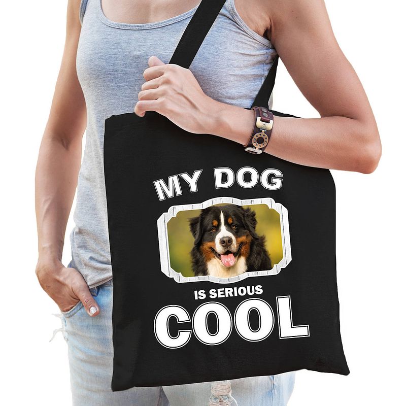 Foto van Katoenen tasje my dog is serious cool zwart - berner sennen honden cadeau tas - feest boodschappentassen