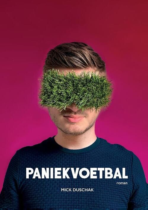 Foto van Paniekvoetbal - mick duschak - paperback (9789464439861)