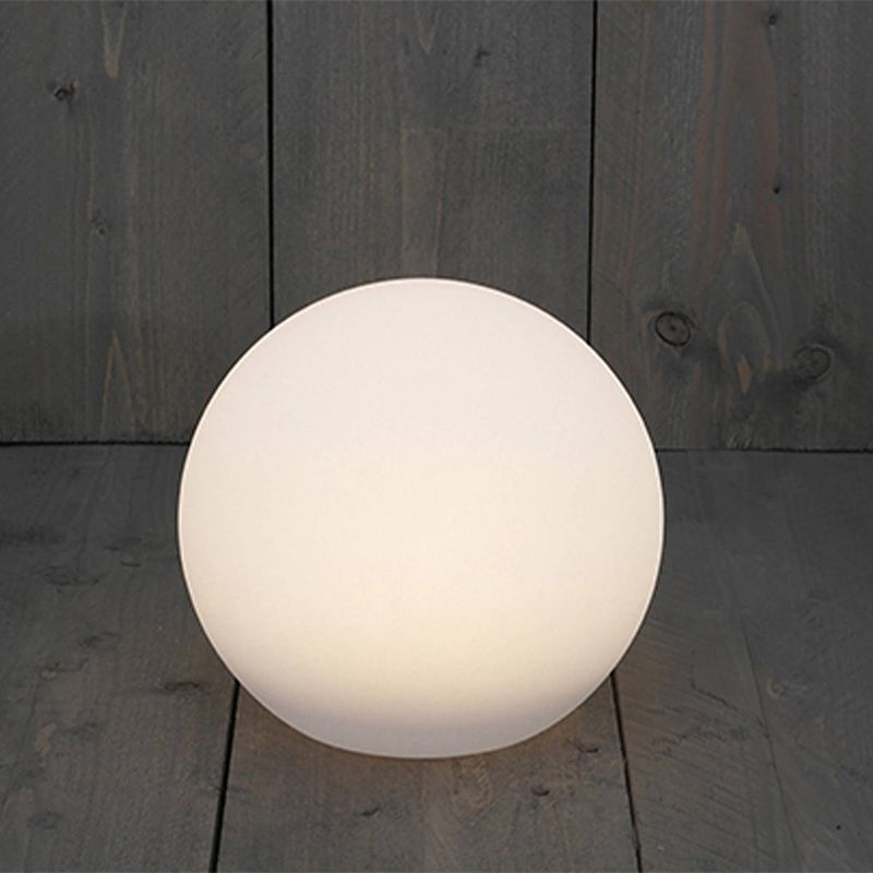 Foto van Anna'ss collection solar bol lamp - kunststof - d25 cm - warm wit - tuinverlichting - lantaarns