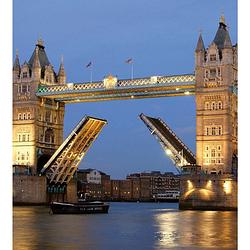 Foto van Dimex tower bridge night vlies fotobehang 225x250cm 3-banen