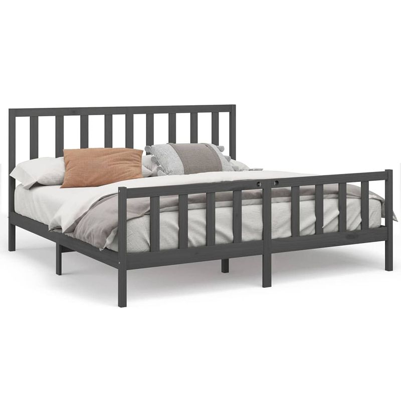 Foto van The living store houten bedframe - grijs - 205.5 x 206 x 69.5 cm - massief grenenhout