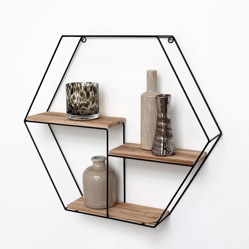 Foto van Zwart metalen wandrek met 3 houten plankjes - zeshoek - 48x55x10 cm