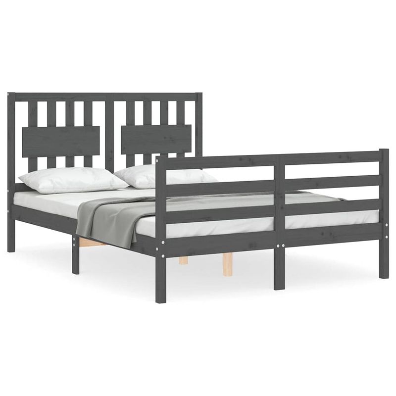 Foto van The living store massief grenenhouten bedframe - grijs - 205.5 x 145.5 x 100 cm - multiplex lattenbodem