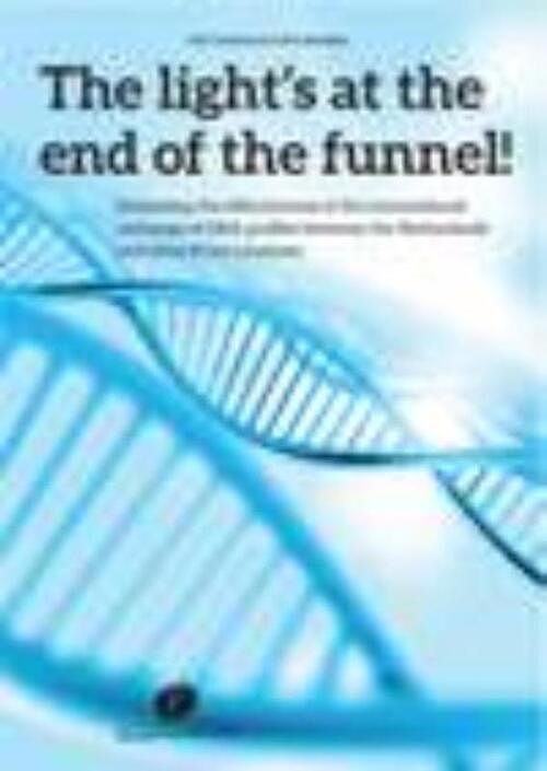 Foto van The light's at the end of the funnel! - a.p.a. broeders, m.d. taverne - paperback (9789462510937)