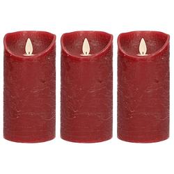Foto van 3x led kaarsen/stompkaarsen bordeaux rood met dansvlam 15 cm - led kaarsen