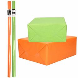 Foto van 4x rollen kraft inpakpapier pakket oranje/groen st.patricksday/ierland 200 x 70 cm - cadeaupapier
