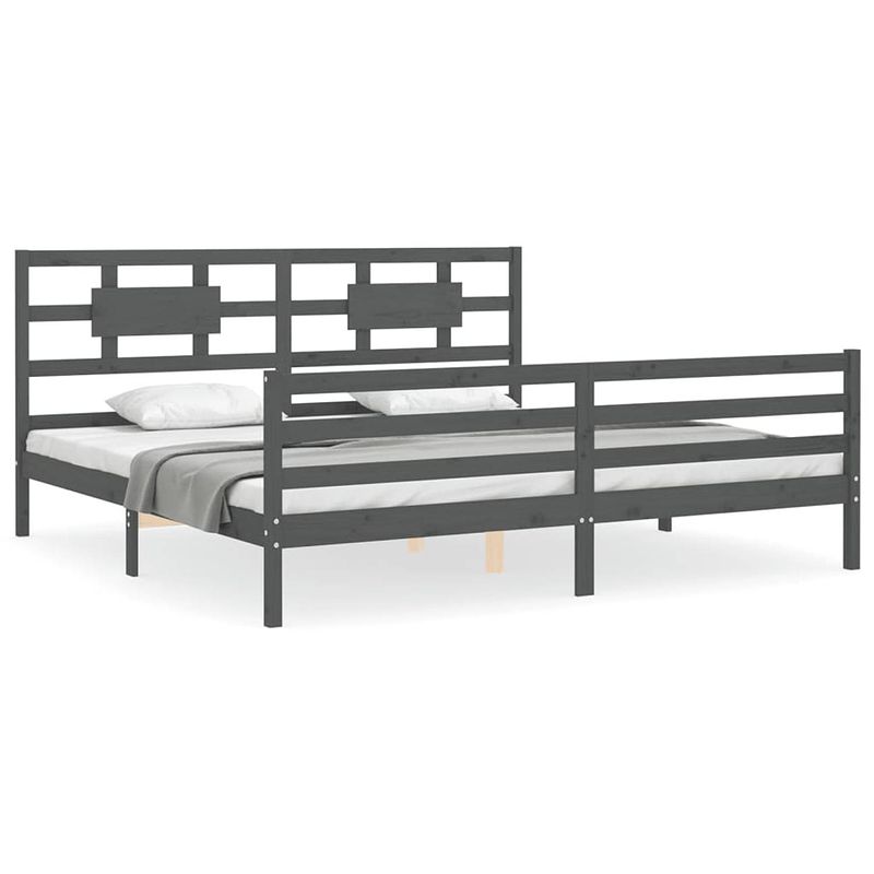 Foto van The living store bedframe - massief grenen - 205.5 x 185.5 x 100 cm - grijs - 180 x 200 cm (6ft super king)