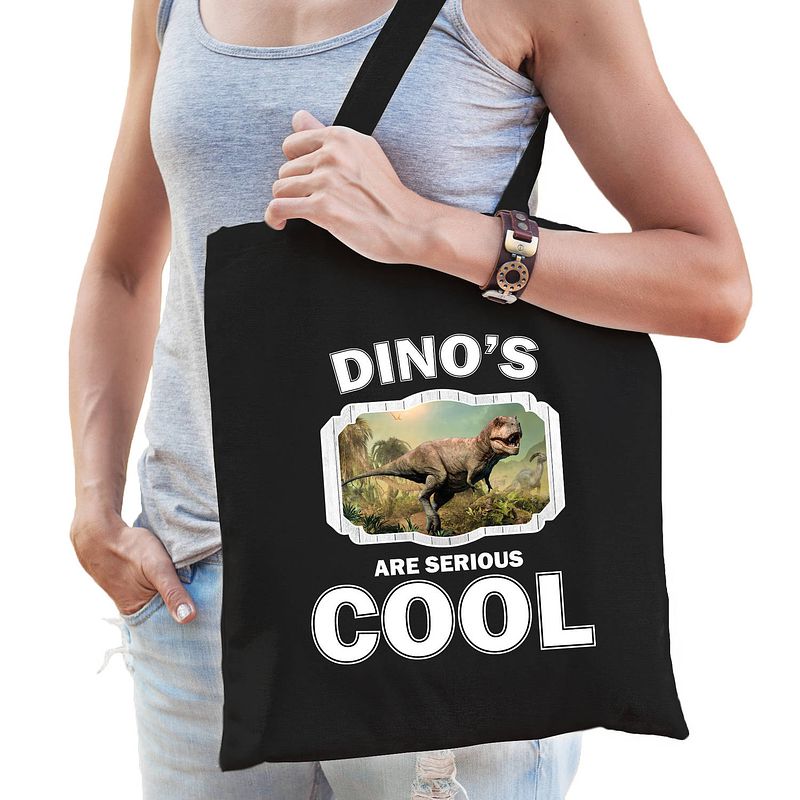 Foto van Katoenen tasje dinosaurs are serious cool zwart - dinosaurussen/ stoere t-rex dinosaurus cadeau tas - feest boodschappen