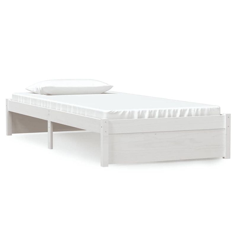 Foto van The living store houten bedframe - wit - 205.5 x 95.5 x 31 cm - massief grenenhout - geschikt voor matras 90 x 200 cm -