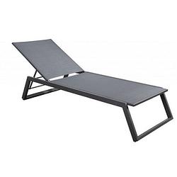 Foto van Yoi - mizu stackable lounger alu dark grey/carbon textilene