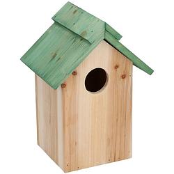 Foto van Houten vogelhuisje/nestkastje met groen dak 24 cm - vogelhuisjes