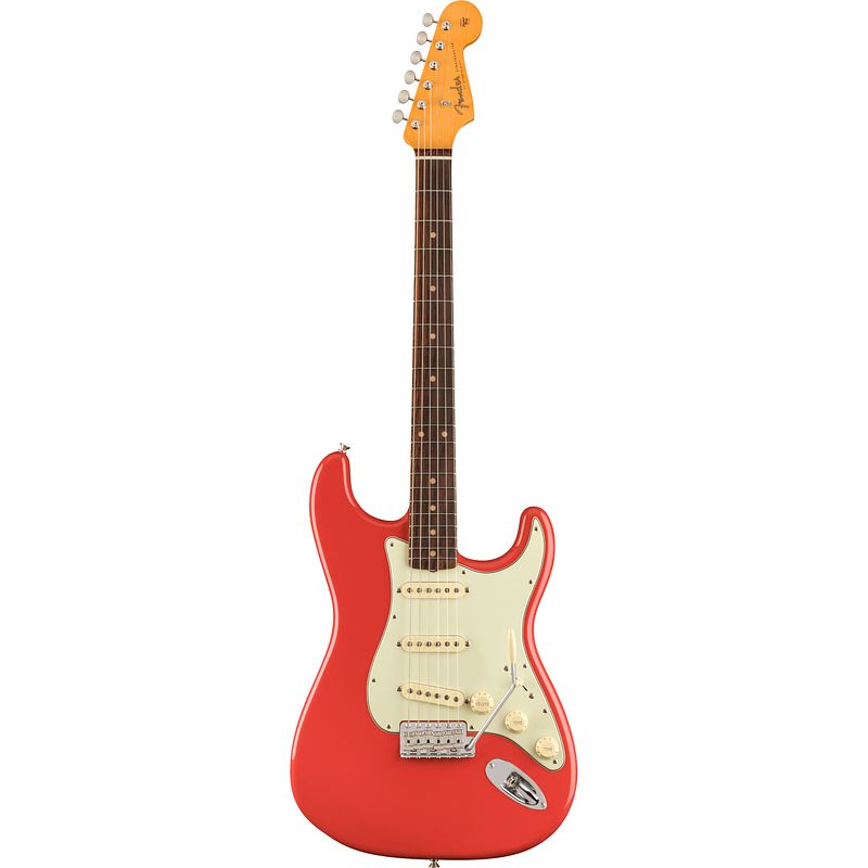 Foto van Fender american vintage ii 1961 stratocaster rw fiesta red elektrische gitaar met koffer