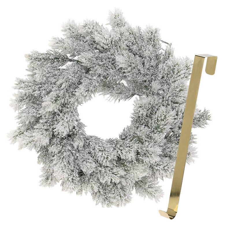 Foto van Kerstkrans 35 cm - groen - besneeuwd - met gouden hanger/ophanghaak - kerstversiering - kerstkransen