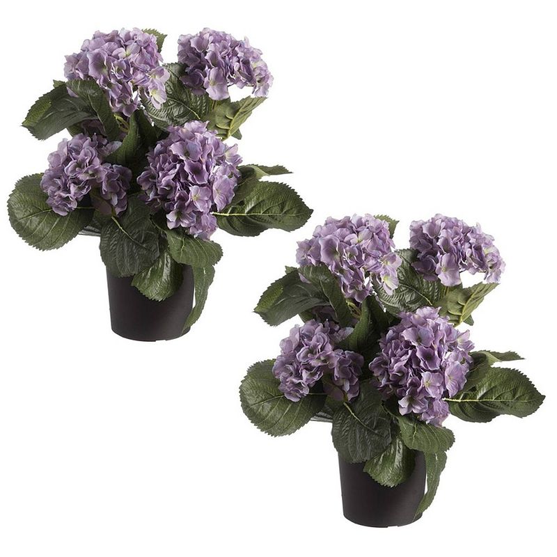 Foto van Set van 2x stuks paarse hortensia hydrangea kunstplanten in zwarte kunststof pot 44 cm - kunstplanten