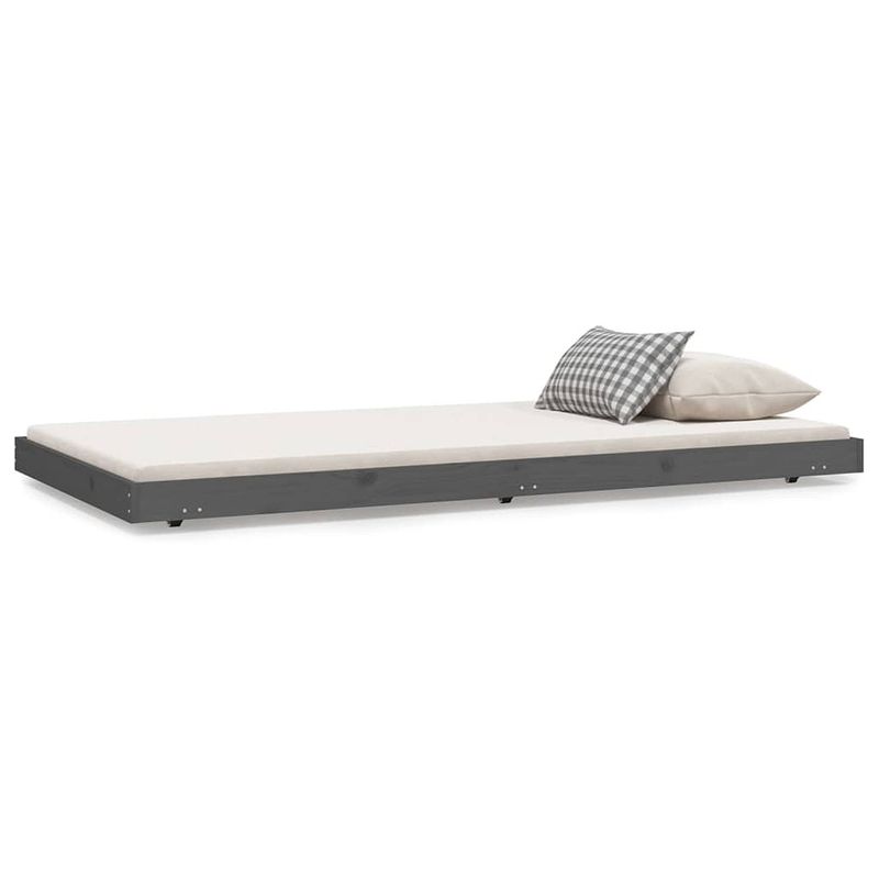 Foto van The living store houten bedframe - tijdloos - 203.5 x 84 x 13 cm - materiaal- massief grenenhout - kleur- grijs