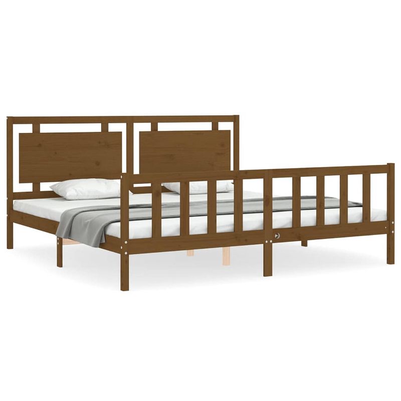 Foto van The living store bed grenenhout honingbruin - 205.5 x 205.5 x 100 cm - multiplex lattenbodem