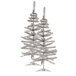Foto van 2x stuks kleine zilveren kerstbomen van 90 cm - kunstkerstboom