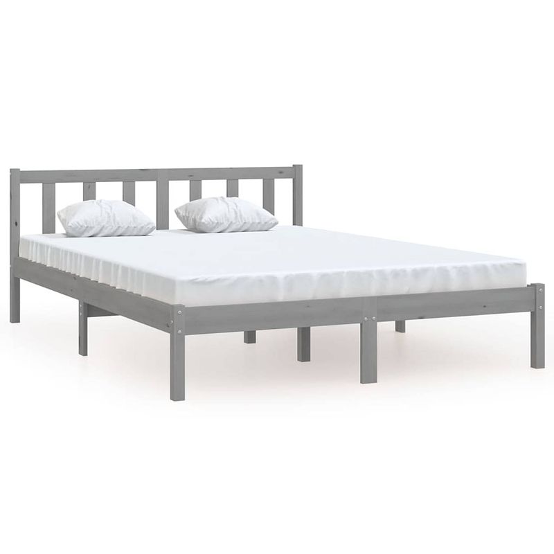 Foto van The living store houten bedframe - grijs - 195.5 x 140.5 x 69.5 cm - geschikt voor matras van 135 x 190 cm - massief