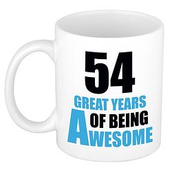 Foto van 54 great years of being awesome cadeau mok / beker wit en blauw - feest mokken