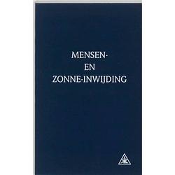 Foto van Mensen- en zonne-inwijding