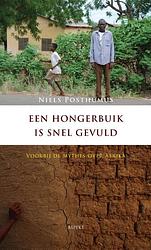 Foto van Een hongerbuik is snel gevuld - niels posthumus - paperback (9789461532589)