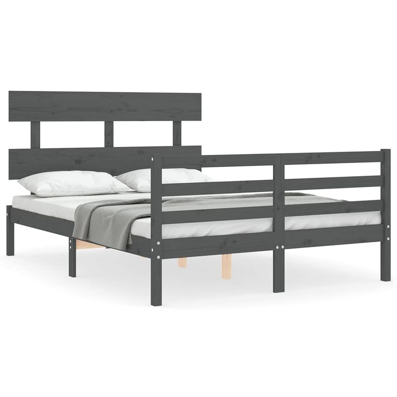 Foto van The living store bed - massief grenenhout - 195.5 x 125.5 x 81 cm - grijs