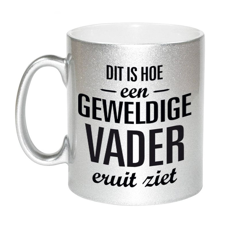 Foto van Zilveren geweldige vader cadeau koffiemok / theebeker 330 ml - feest mokken