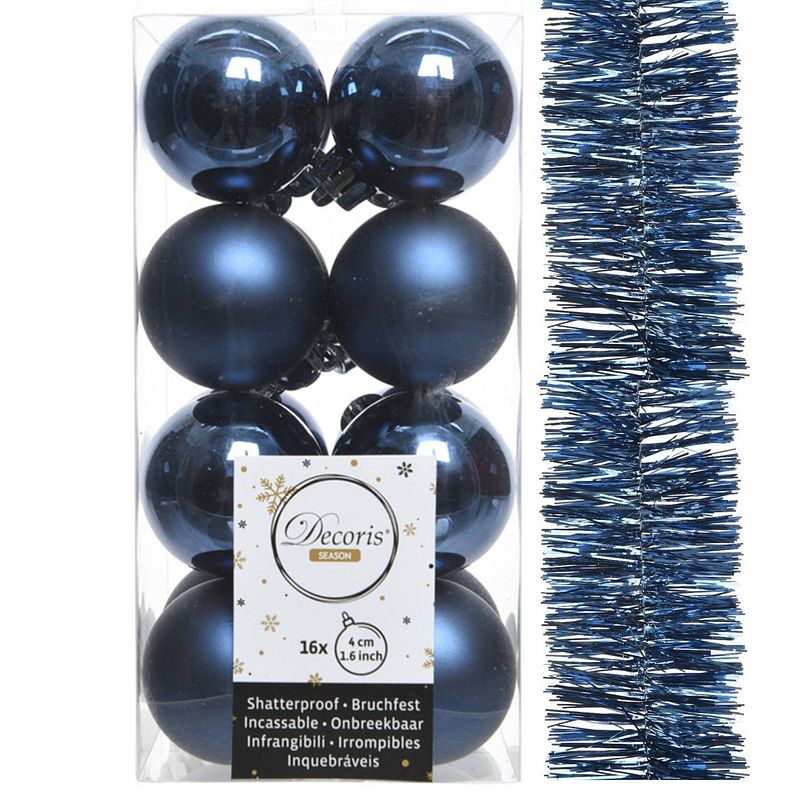 Foto van Decoris kerstballen en kerstslinger 17x stuks donkerblauw kunststof - kerstbal