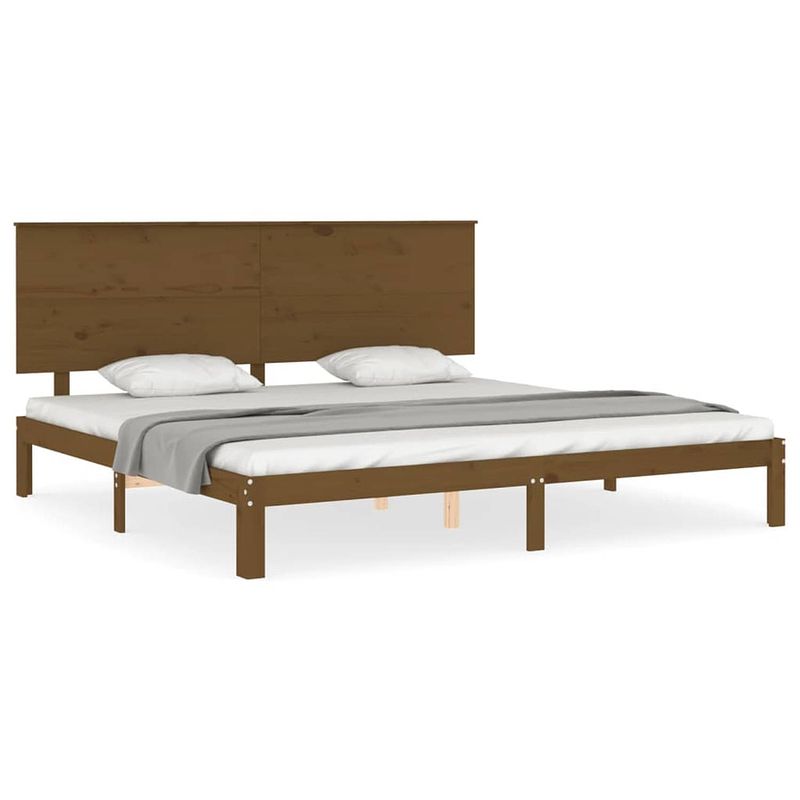 Foto van The living store massief grenenhouten bedframe - honingbruin - 203.5 x 203.5 x 82.5 cm - multiplex lattenbodem