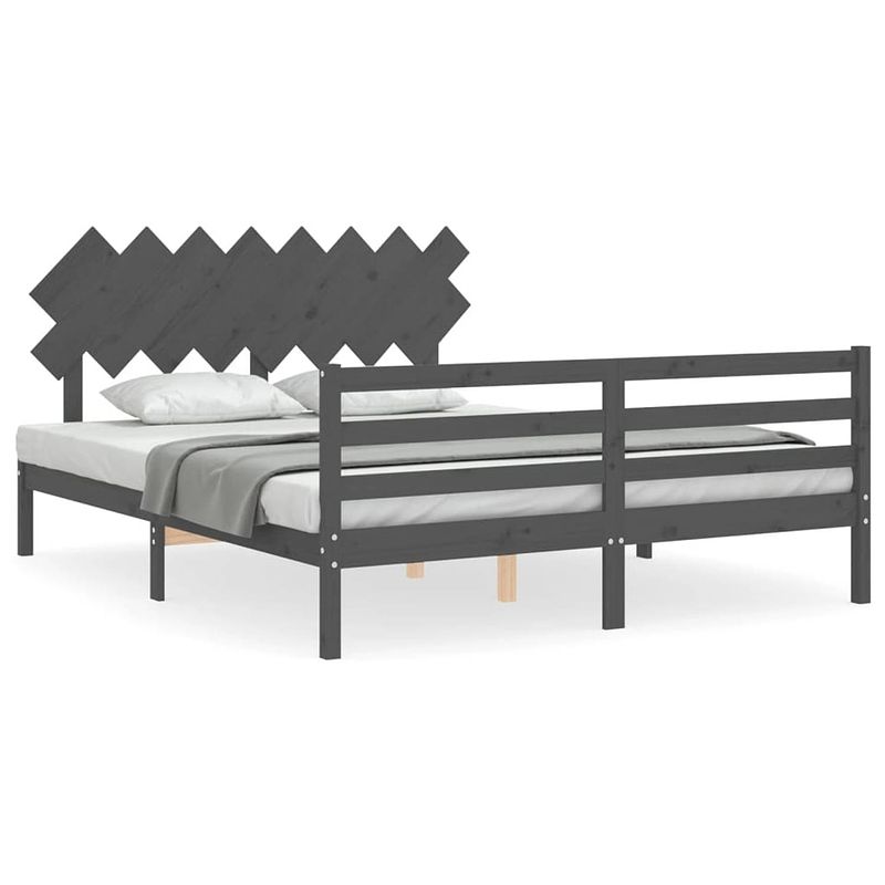 Foto van The living store bed grenenhouten - bedframe - 205.5 x 165.5 x 81 cm - multiplex lattenbodem - functioneel hoofd- en