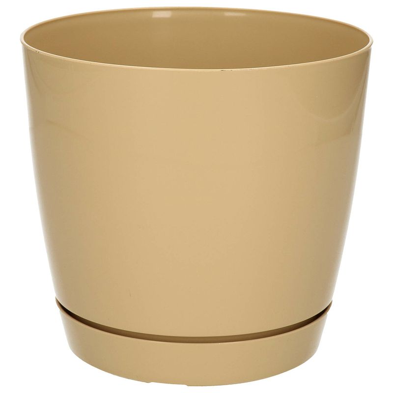 Foto van Plantenpot/bloempot kunststof glanzend creme/beige dia 15.5 x hoogte 14 cm - plantenpotten