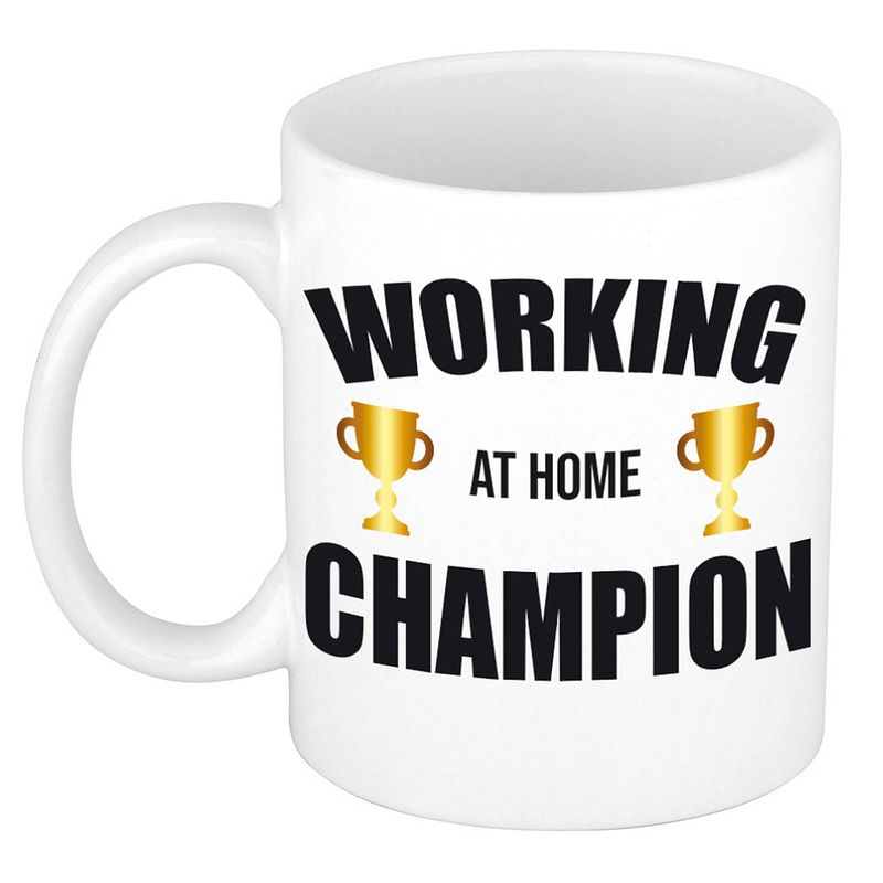 Foto van Thuiswerken bedankt cadeau mok / beker working at home champion - feest mokken