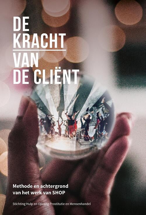 Foto van De kracht van de cliënt - frans brinkman, marloes hoevenaar, wardy poelstra - ebook (9789492004567)