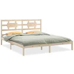 Foto van The living store houten bedframe - tijdloos ontwerp - bed - 205.5 x 205.5 x 100 cm - massief grenenhout