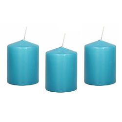 Foto van 8x kaarsen turquoise blauw 6 x 8 cm 29 branduren sfeerkaarsen - stompkaarsen