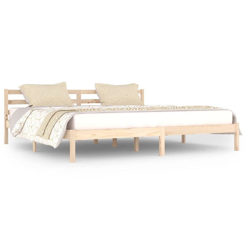 Foto van The living store houten bedframe - massief grenenhout - 205.5 x 205.5 x 69.5 cm - voor matras 200 x 200 cm - montage