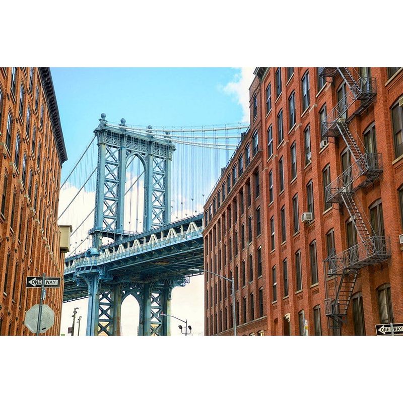 Foto van Dimex manhattan bridge vlies fotobehang 375x250cm 5-banen