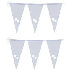 Foto van Bruiloft/huwelijk vlaggenlijn - 2x - binnen/buiten - plastic - wit met hartjes - 3 m - 16 vlaggetjes - vlaggenlijnen
