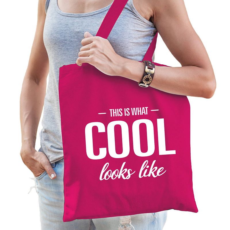 Foto van This is what cool looks like cadeau tas roze voor dames - feest boodschappentassen