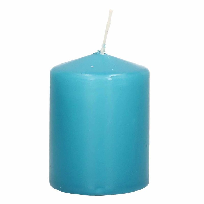 Foto van 1x kaarsen turquoise blauw 6 x 8 cm 29 branduren sfeerkaarsen - stompkaarsen