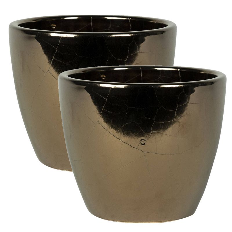 Foto van 2x stuks plantenpot/bloempot in een strakke scandinavische look goud dia 18 cm en hoogte 16 cm - plantenpotten