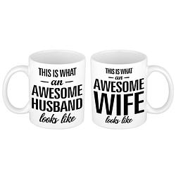 Foto van Awesome husband and wife cadeau mok / beker wit - feest mokken