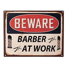 Foto van Clayre & eef tekstbord 33x25 cm beige rood ijzer barber at work wandbord spreuk wandplaat beige wandbord spreuk