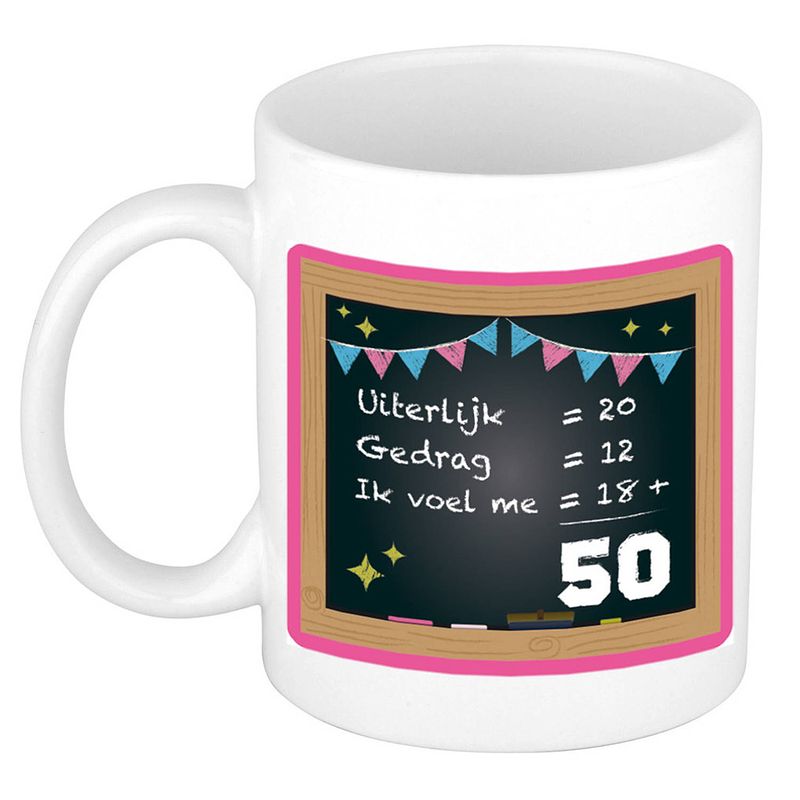 Foto van Bellatio decorations verjaardag cadeau mok 50 jaar - roze - 300 ml - sarah/abraham - feest mokken