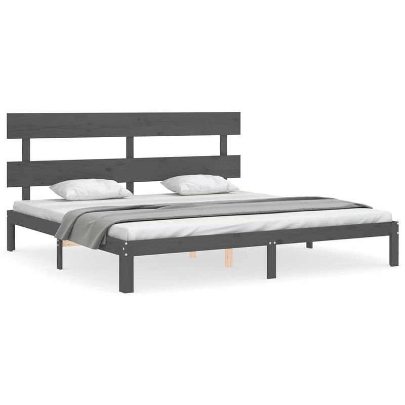 Foto van The living store massief grenenhouten bedframe - grijs - 203.5 x 203.5 x 81 cm - multiplex lattenbodem