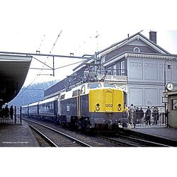 Foto van Piko n 40461 n elektrische locomotief serie 1202 van de ns