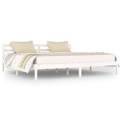 Foto van The living store bedframe - houten bedframe - massief grenenhout - 205.5 x 205.5 x 69.5 cm - wit